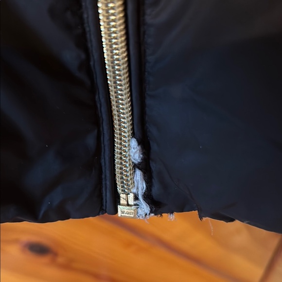 Michael Kors Black Puffer Coat with Hood and Quilted Design - Picture 3 of 8